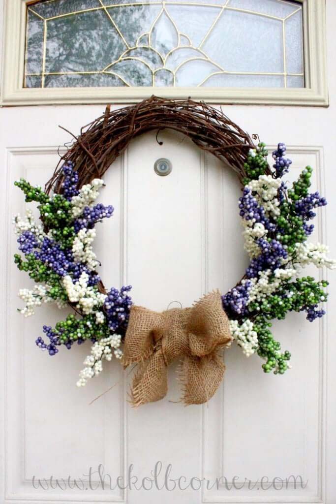 Spring Berry and Burlap Wreath #springwreath #diy #decorhomeideas