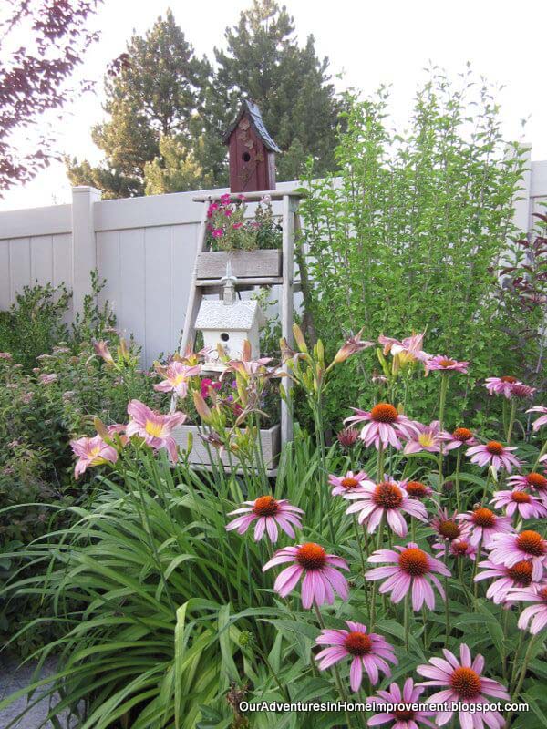 Lovable Spring Garden Decor To Enhance Springtime Joy #outdoor #springdecor #decorhomeideas