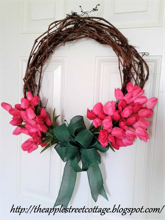 Spring Tulips on Homemade Grapevine Wreath #springwreath #diy #decorhomeideas