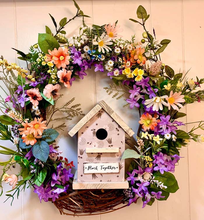 Spring Wildflower Birdhouse Daisy Wreath #rustic #springdecor #porch #decorhomeideas