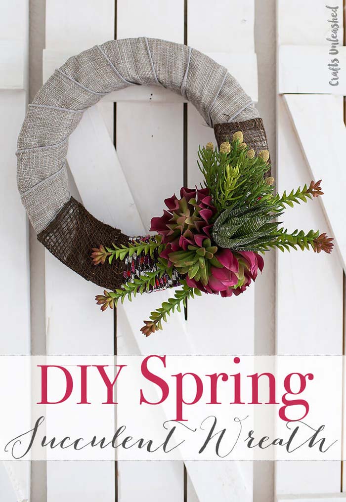 Standout Succulents on a Burlap Wrapped Wreath #springwreath #diy #decorhomeideas