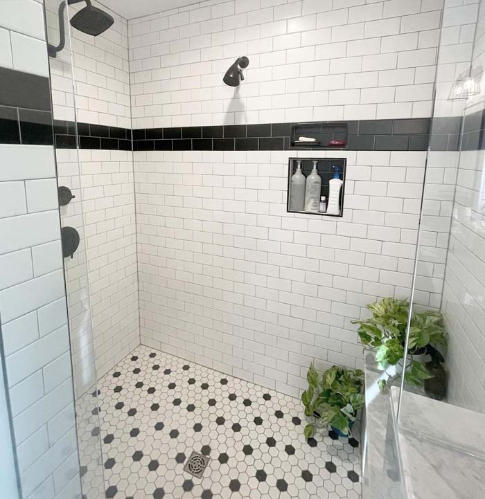 White Subway Tile Shower Grey Grout #bathroom #whiteshowertile #decorhomeideas
