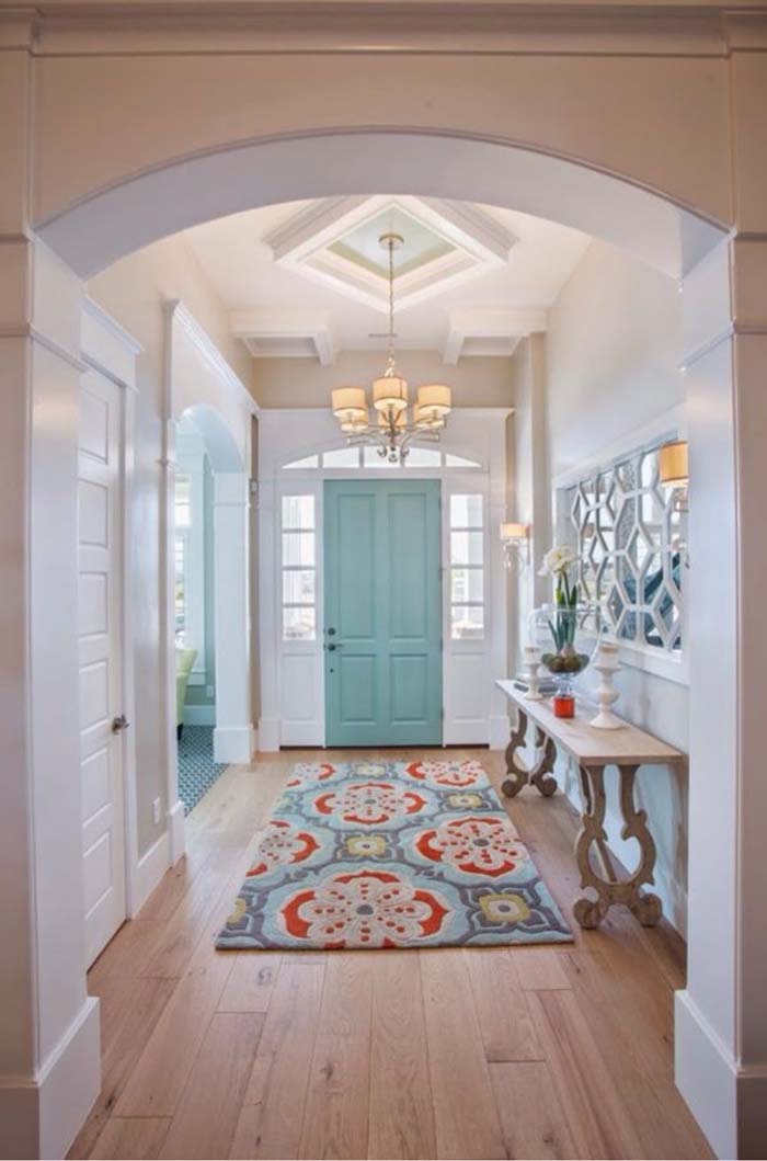 A Bright Rug Adds Interest #rusticentryway #farmhouse #decor #decorhomeideas