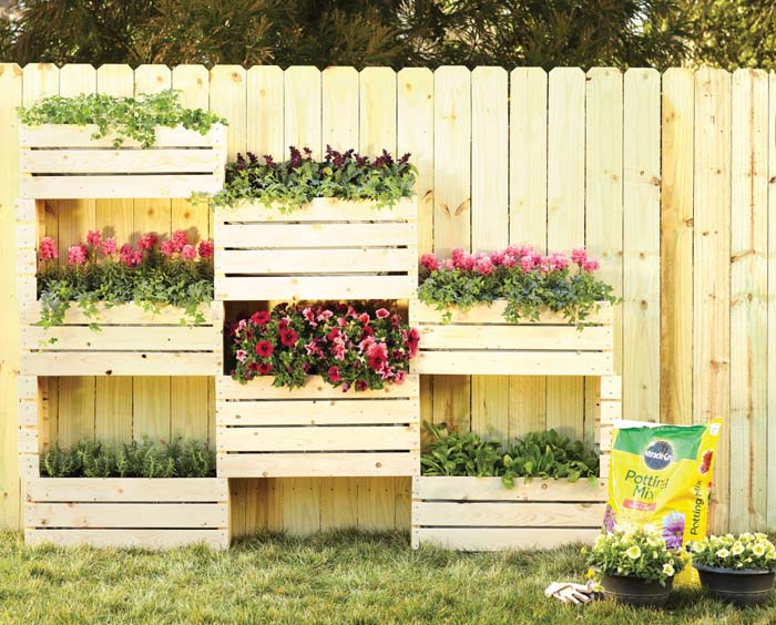 A Creative Use for Ordinary Wooden Crates #verticalgarden #garden #decorhomeideas