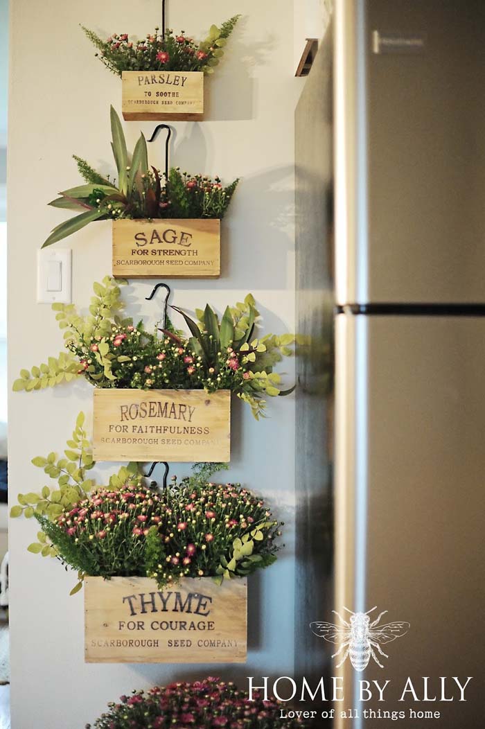 A Vertical Garden Idea for the Kitchen #verticalgarden #garden #decorhomeideas