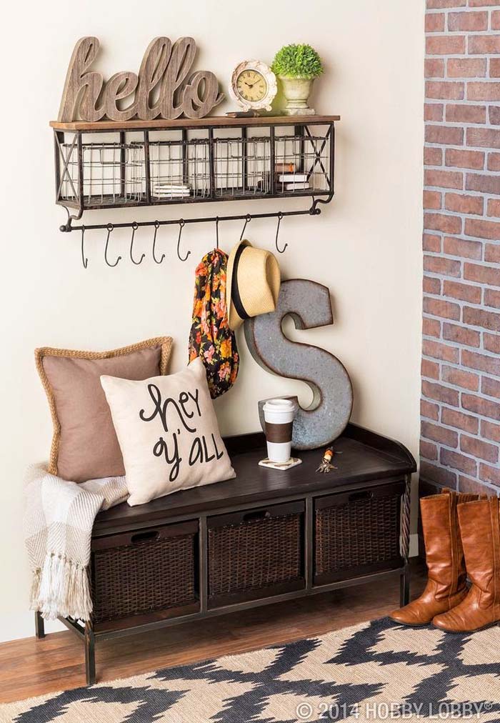 Add Storage Space with Wire Baskets #rusticentryway #farmhouse #decor #decorhomeideas