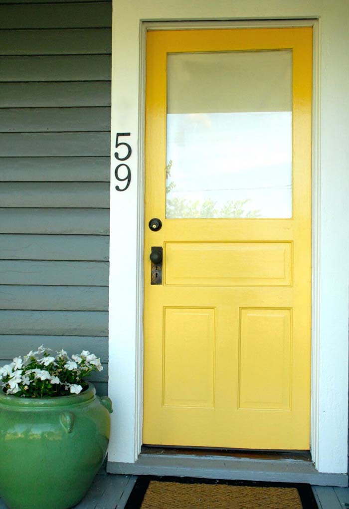 Big, Bright And Yellow Front Door #farmhouse #frontdoor #decorhomeideas