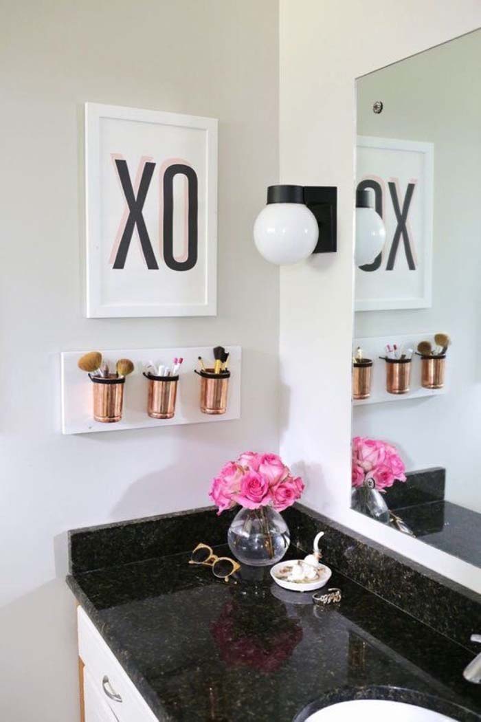 Black, White, and Gold Bathroom #bathroom #decor #decorhomeideas