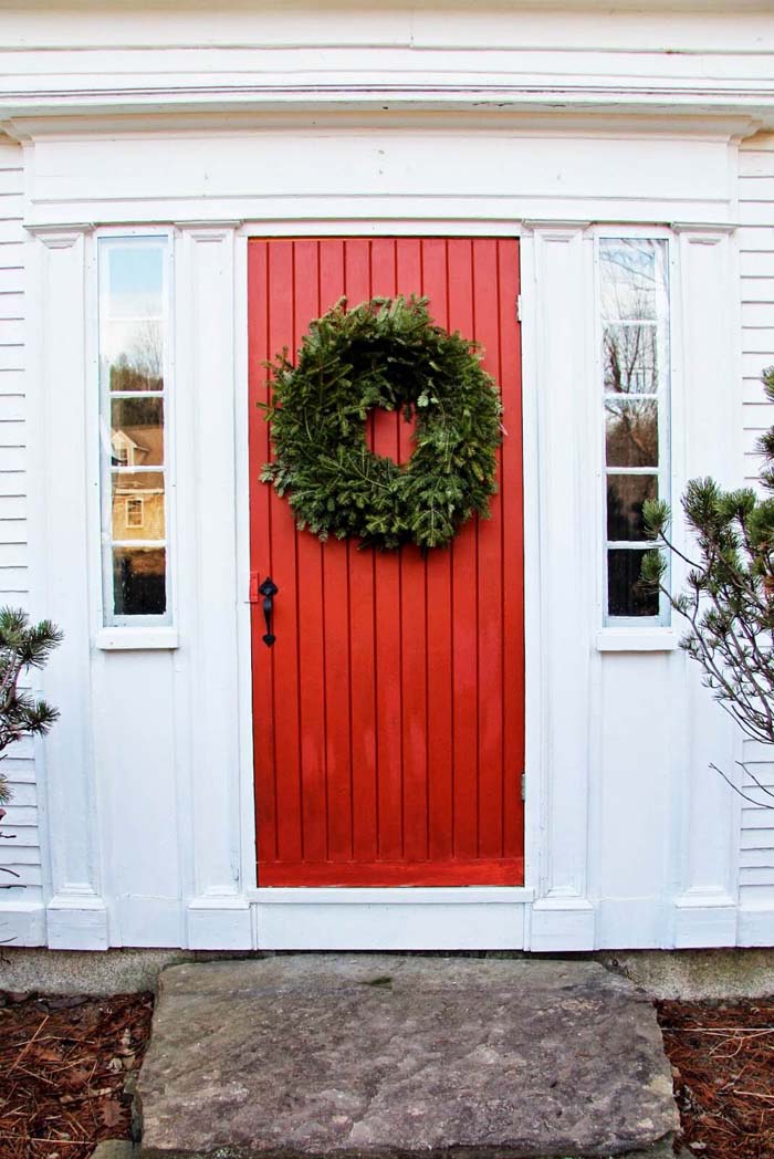 Christmas Colors Farmhouse Front Door Ideas #farmhouse #frontdoor #decorhomeideas