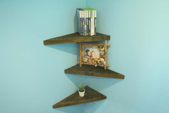 Cool Triangular Floating Shelves for your Home #cornershelf #diy #decorhomeideas