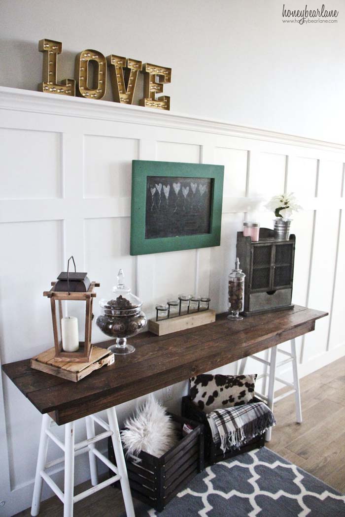 Create a Table with Reclaimed Wood #rusticentryway #farmhouse #decor #decorhomeideas