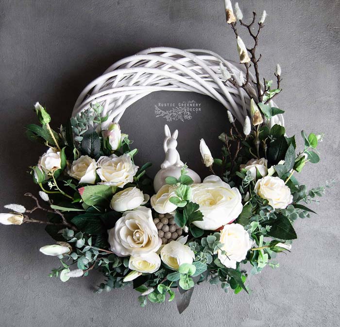 Elegant White Rose Accented Easter Wreath #Easter #spring #vintagedecor #decorhomeideas