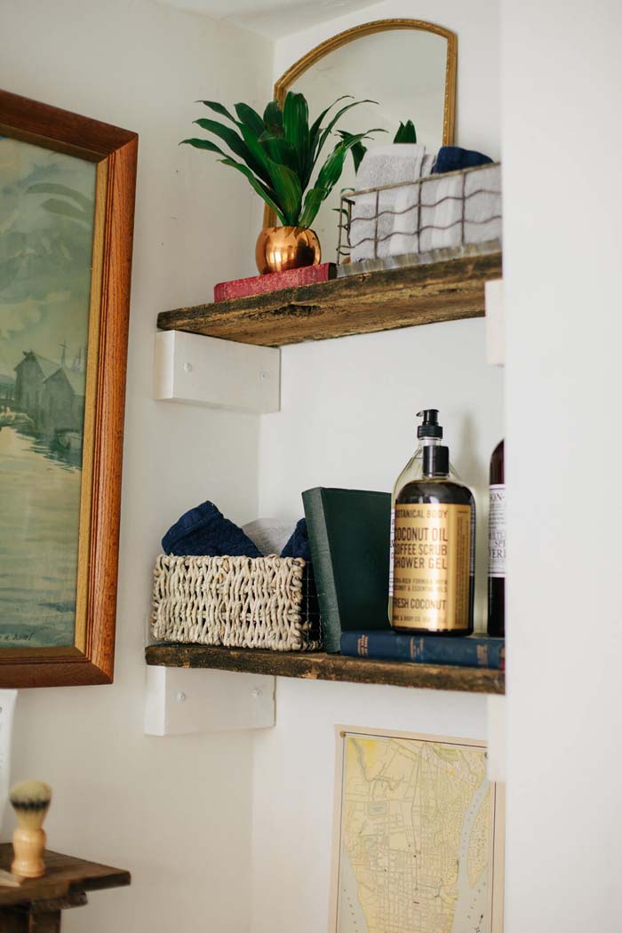 Full of Love and Character Wooden Bath Shelves Nook #bathroom #decor #decorhomeideas