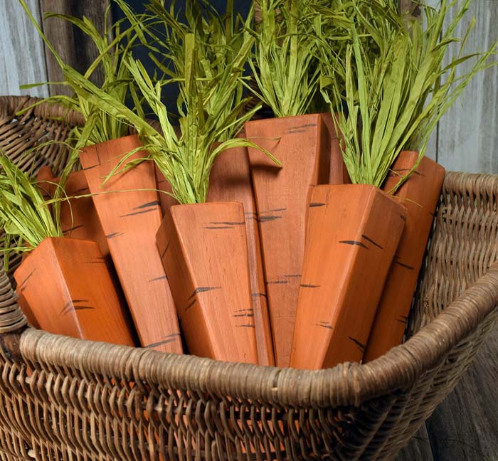 Hand-Cut Wood Carrot Table Décor #Easter #spring #vintagedecor #decorhomeideas