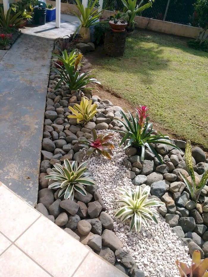 Hardscaping Paired with Plants #smallgarden #gardendesign #decorhomeideas