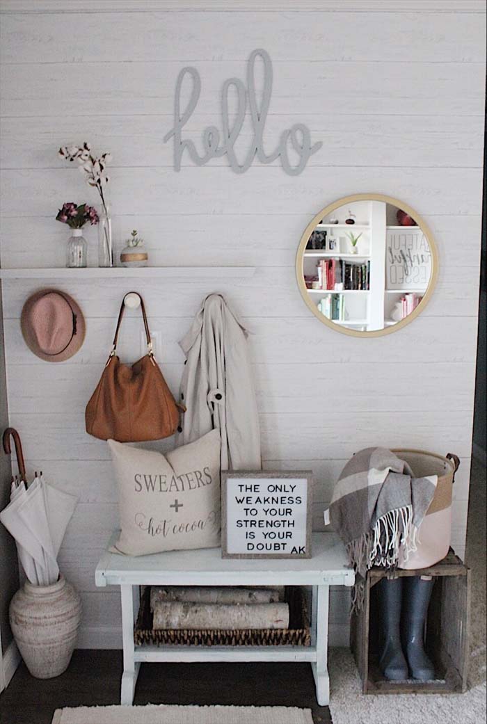 Hello Hooks and Boot Crate #rusticentryway #farmhouse #decor #decorhomeideas