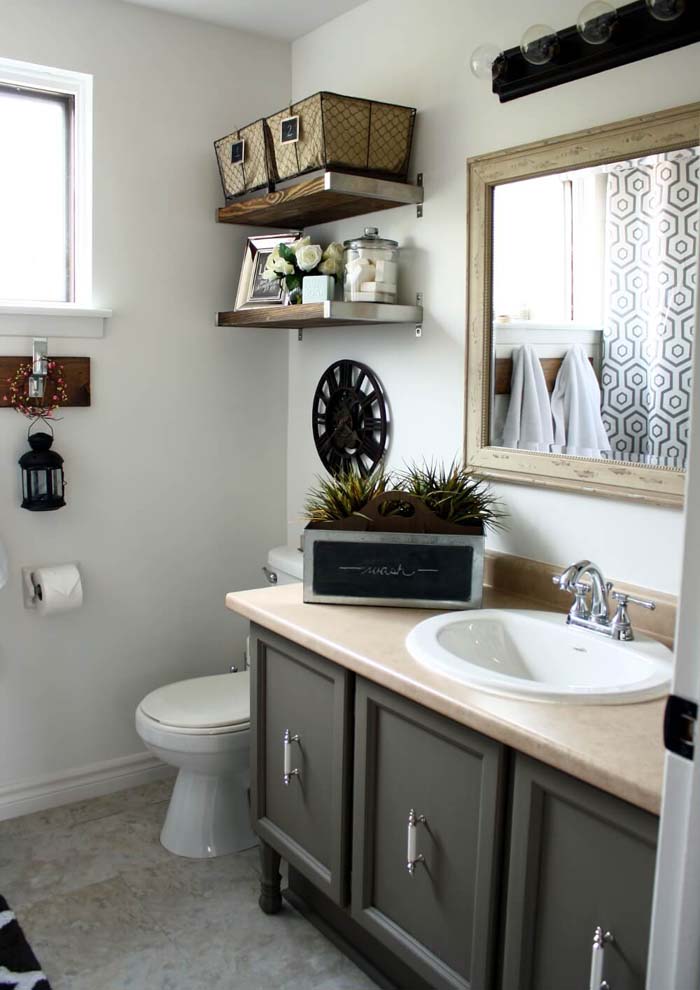 Industrial Chic Updates to Dated Fixtures #smallbathroom #design #decorhomeideas