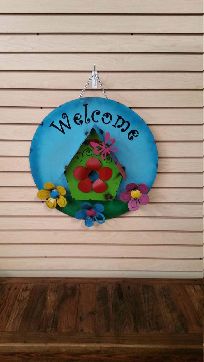 Metal Sign with Flowers and Bird House #Easter #sign #decorhomeideas