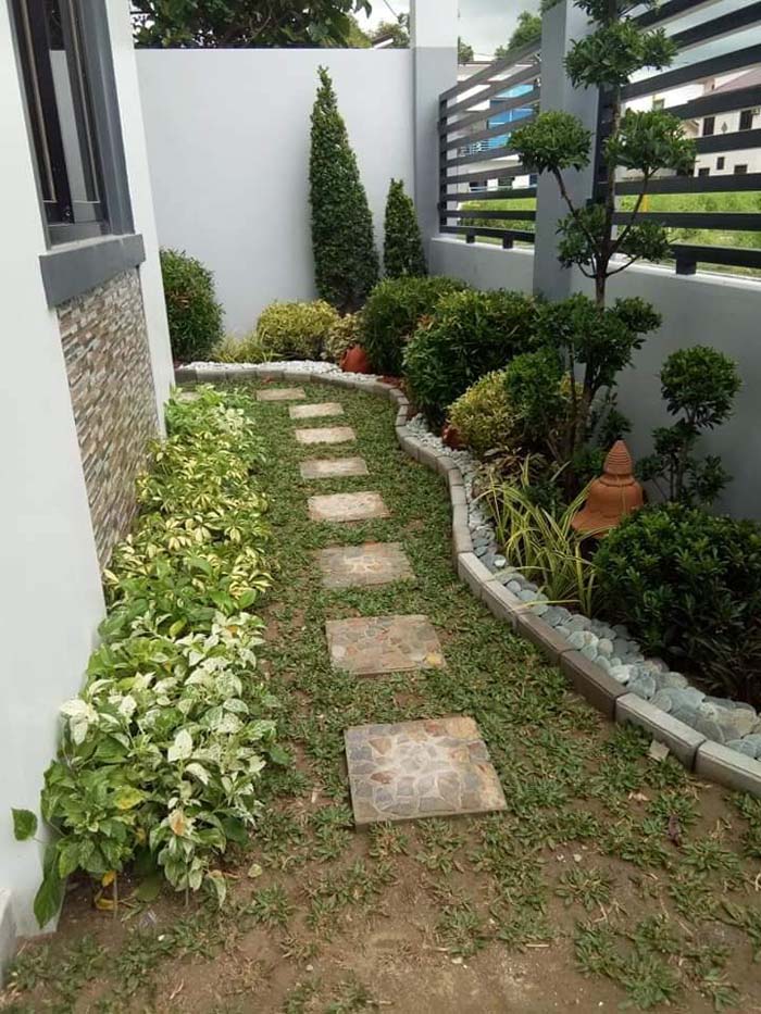 Narrow Garden Bordering a Walkway #smallgarden #gardendesign #decorhomeideas