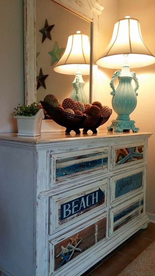 Paint Wood White for an Airy Feel #rusticentryway #farmhouse #decor #decorhomeideas