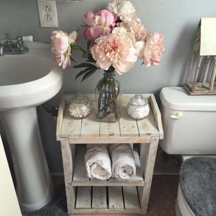 Pallet Shelves that Incorporate Beauty and Utility #bathroom #decor #decorhomeideas