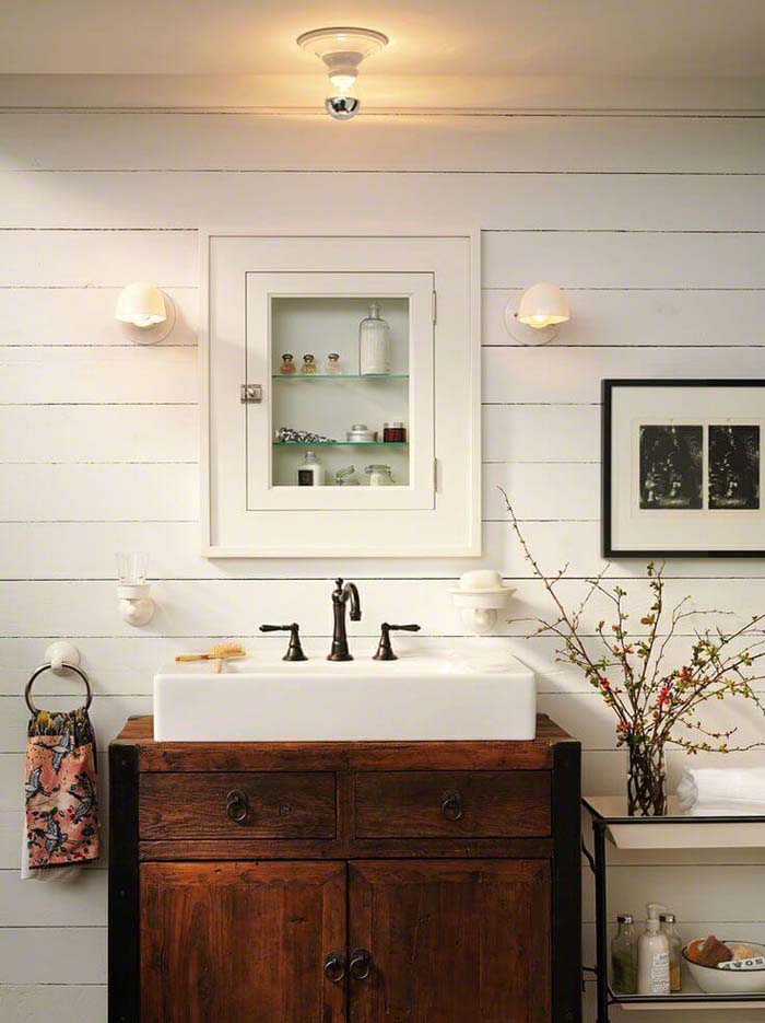 Recessed Medicine Cabinet and Farm Sink #smallbathroom #design #decorhomeideas