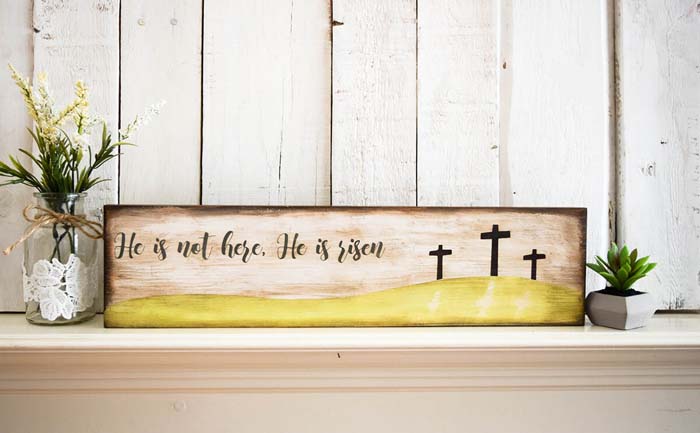 Risen Sign of Rustic Reverence #Easter #spring #vintagedecor #decorhomeideas