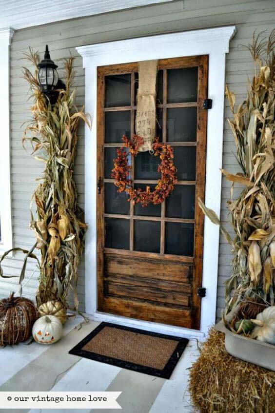 Rustic Styled Farmhouse Front Door #farmhouse #frontdoor #decorhomeideas