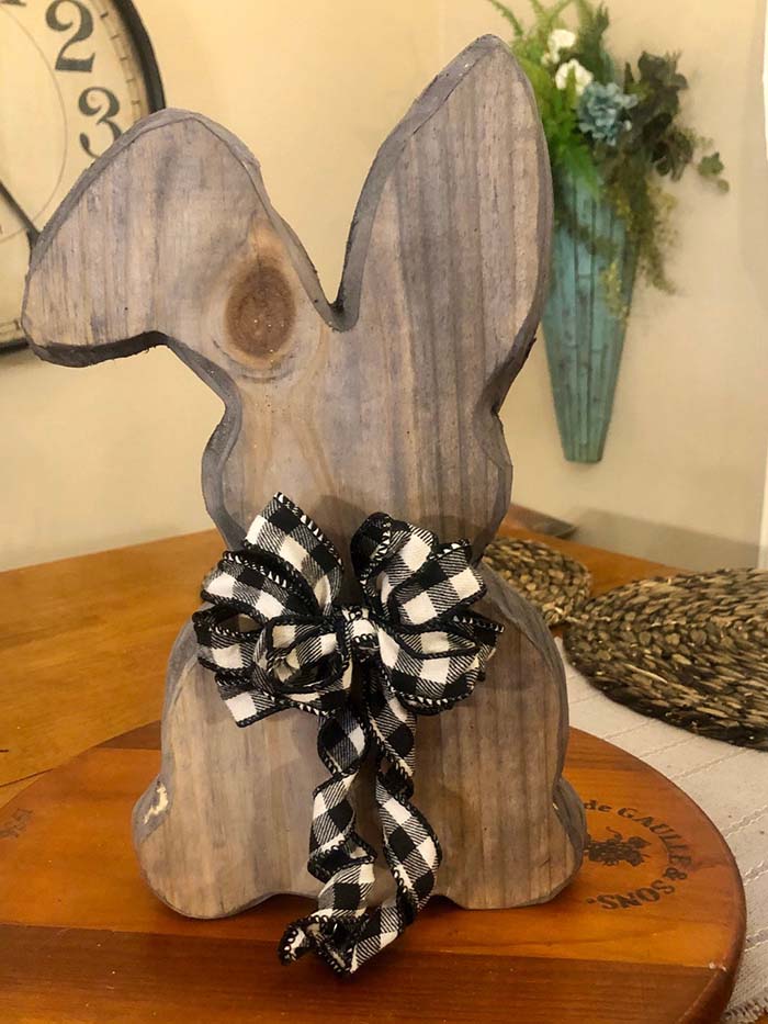 Solid Wood Farmhouse Style Rustic Easter Bunny #Easter #spring #vintagedecor #decorhomeideas