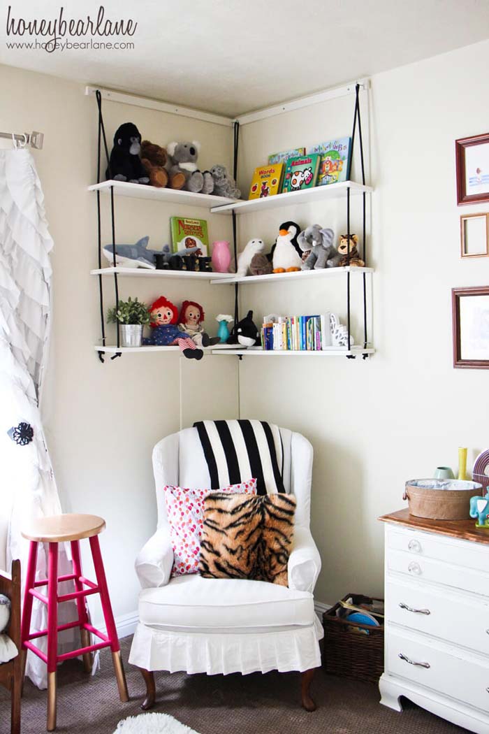 Sweet Hanging Swing-Style Shelves #cornershelf #diy #decorhomeideas