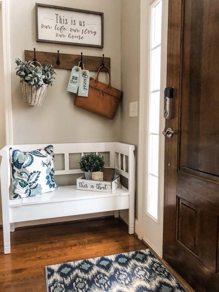 Warm Welcome with Blue and Brown #rusticentryway #farmhouse #decor #decorhomeideas