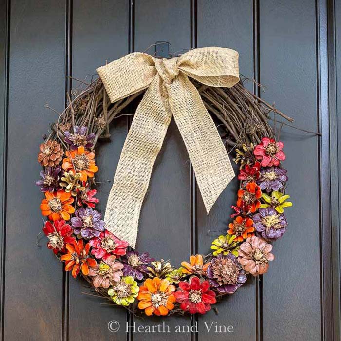 Wreath with Hand-Painted Pinecone Flowers #floral #homedecor #decorhomeideas