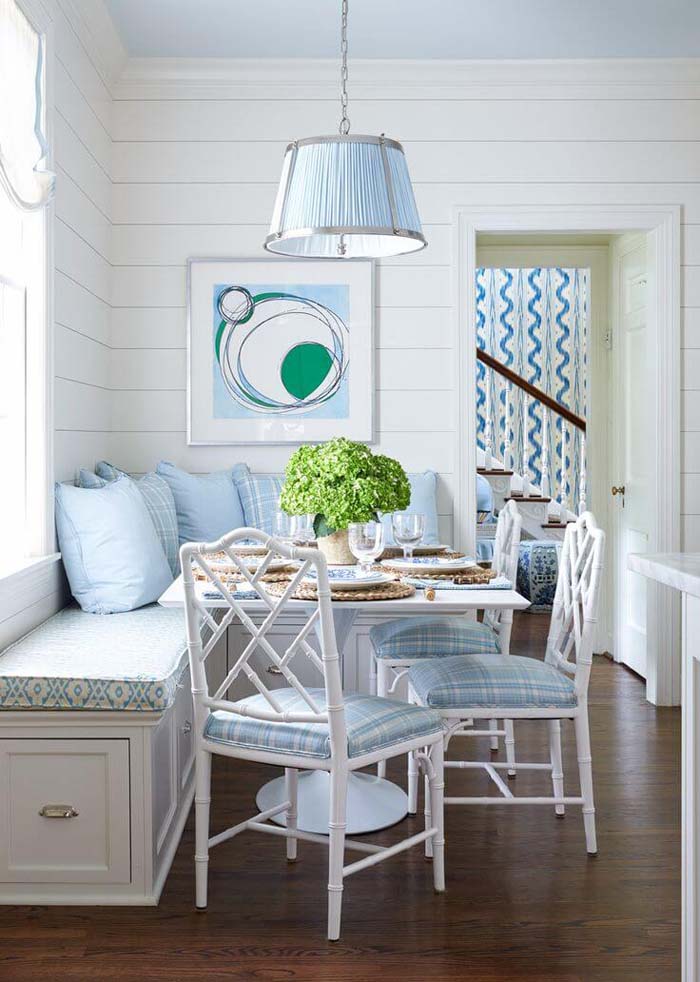 A Breakfast Nook with Soft Blue Cushions #beachhouse #interiordesign #decorhomeideas