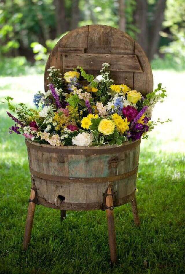 Antique Wooden Washtub Flower Planter #gardencontainer #garden #planter #decorhomeideas