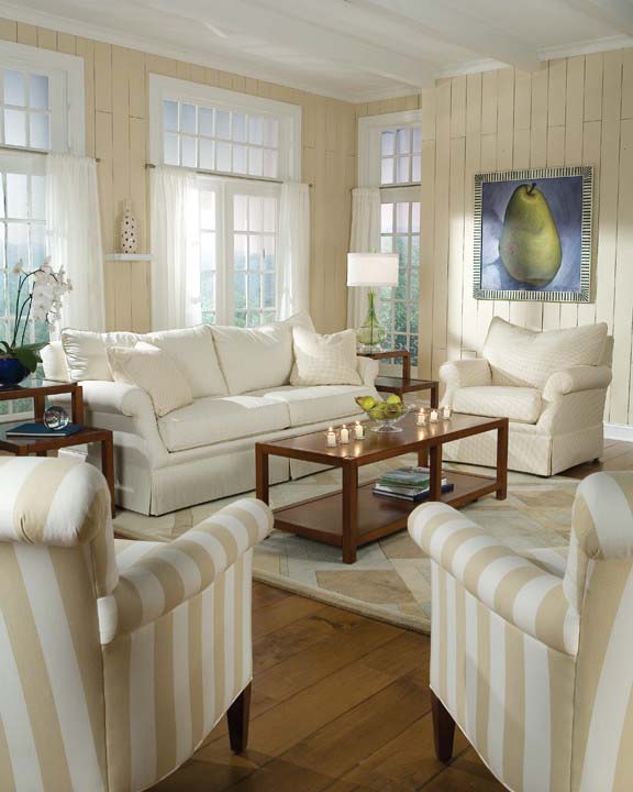 Beach Style Living Room #beachhouse #interiordesign #decorhomeideas