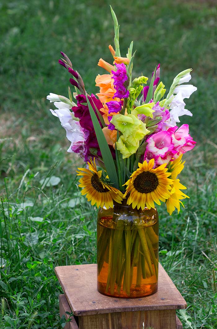 Clever Sunflower Bouquet Planter #sunflower #garden #decorhomeideas
