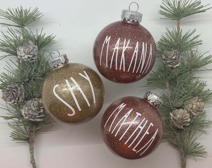 Glittering Holiday Ornaments with Painted Names #family #homedecor #decorhomeideas