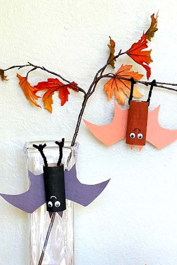 Hanging Bat Craft #kidscrafts #toiletpaperroll #decorhomeideas