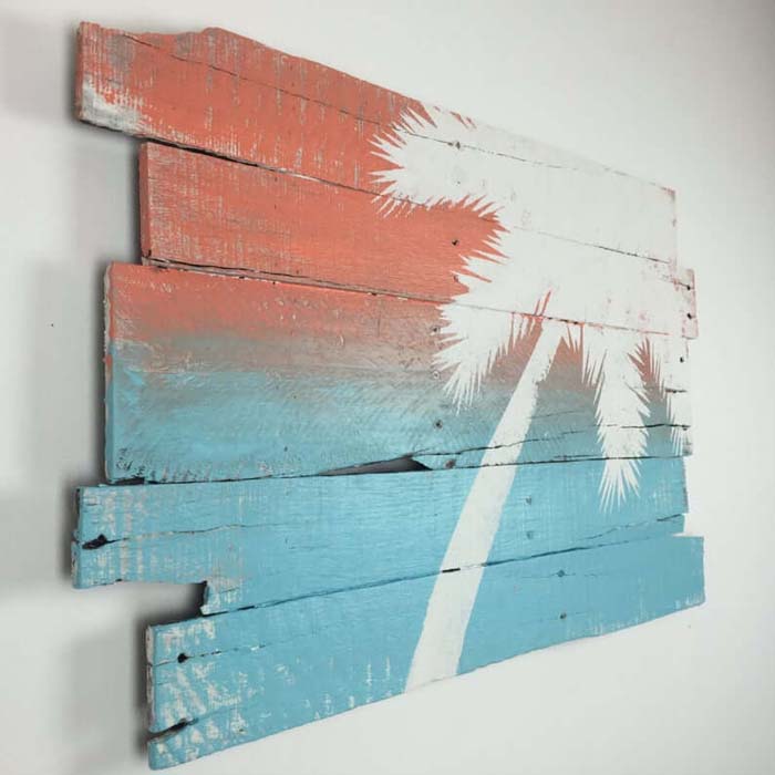 Painted Palm Tree Reclaimed Wood Wall Art #nauticalbathroom #bathdecor #decorhomeideas