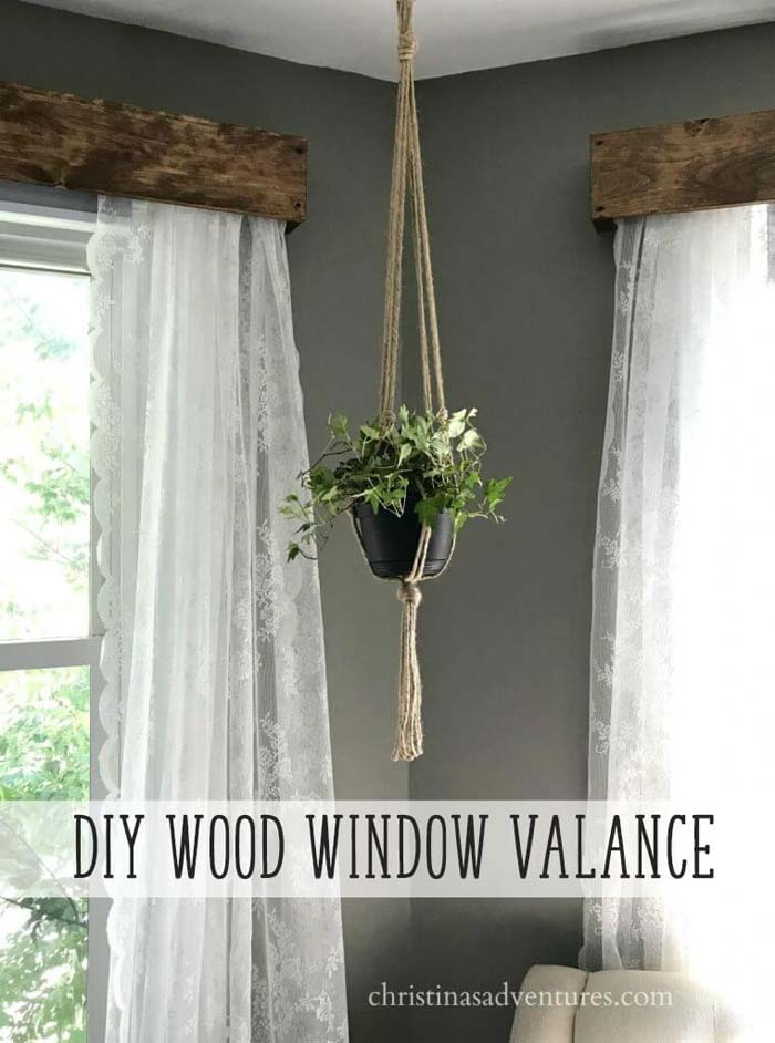 Reclaimed Wood Valance with Lace Curtains #farmhouse #windowtreatments #decorhomeideas