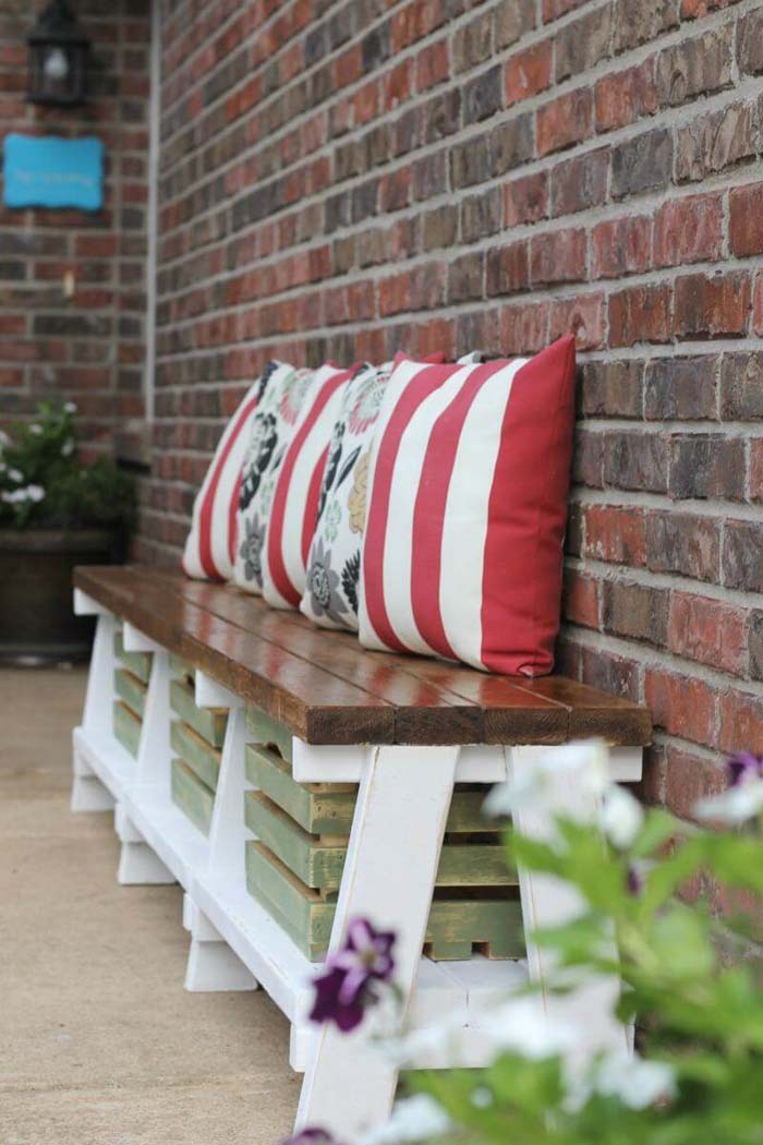 Rustic Multi-Purpose Storage Crate Bench #diy #outdoorbench #decorhomeideas