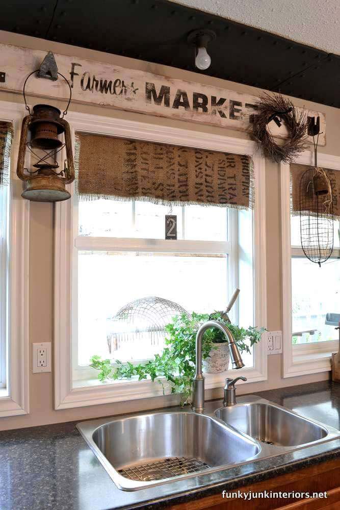 Rustic Valances Made from Printed Sacks #farmhouse #windowtreatments #decorhomeideas