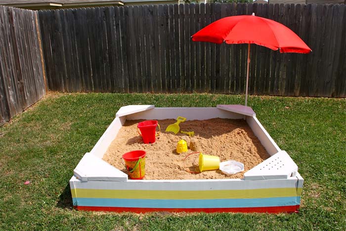 Striped Backyard Sandbox #diy #sandbox #decorhomeideas