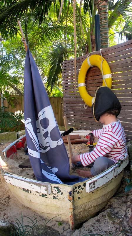 The Old Boat Sand Pit #diy #sandbox #decorhomeideas