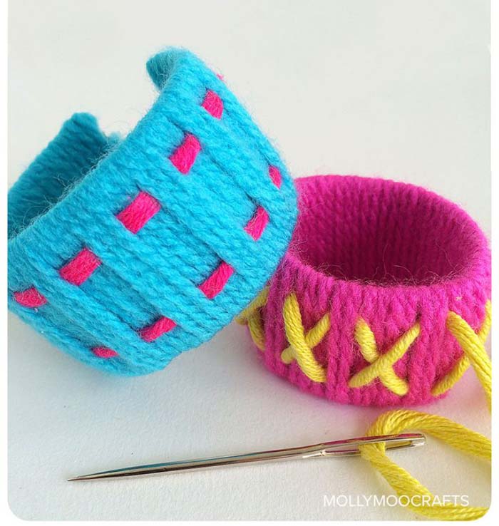 Yarn Bracelets Kids Crafts #kidscrafts #toiletpaperroll #decorhomeideas