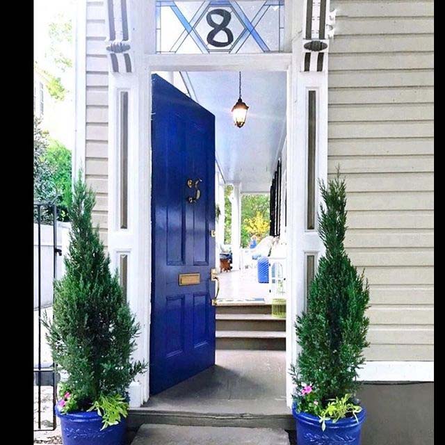 Bold Accent Blue Front Door #frontdoorcolor #frontdoor #paintcolor #decorhomeideas