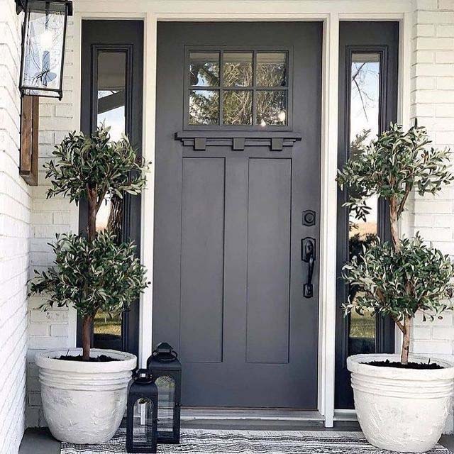 Dark Grey Front Door #frontdoorcolor #frontdoor #paintcolor #decorhomeideas