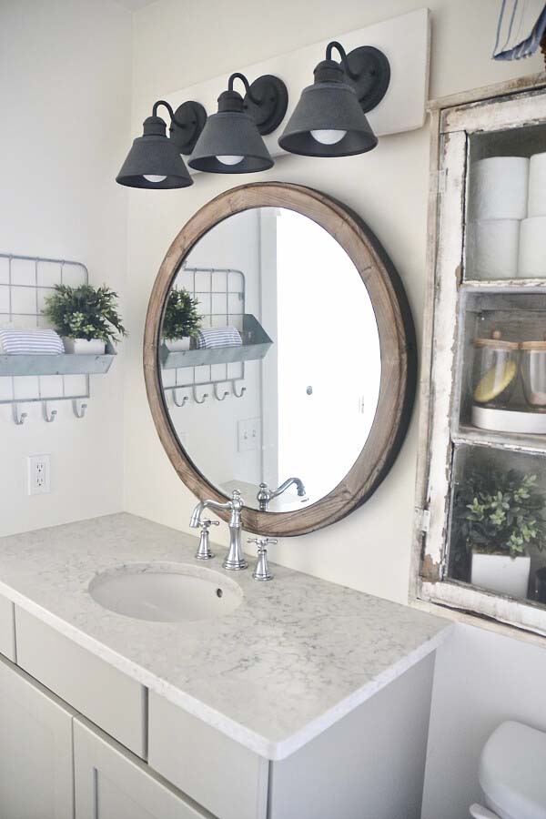 DIY Farmhouse Vanity Light Fixture #farmhousebathroom #bathroom #decorhomeideas