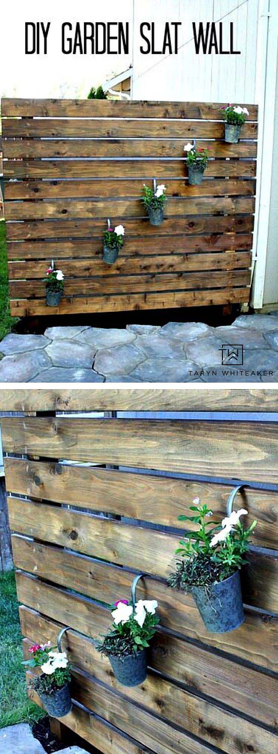 DIY Garden Slat Wall #privacyfence #diy #fencingideas #decorhomeideas