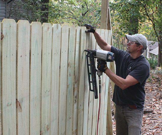 DIY Privacy Fence #privacyfence #diy #fencingideas #decorhomeideas